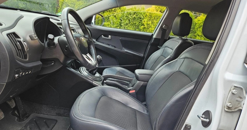 Kia Sportage cena 45999 przebieg: 146000, rok produkcji 2011 z Szczekociny małe 529